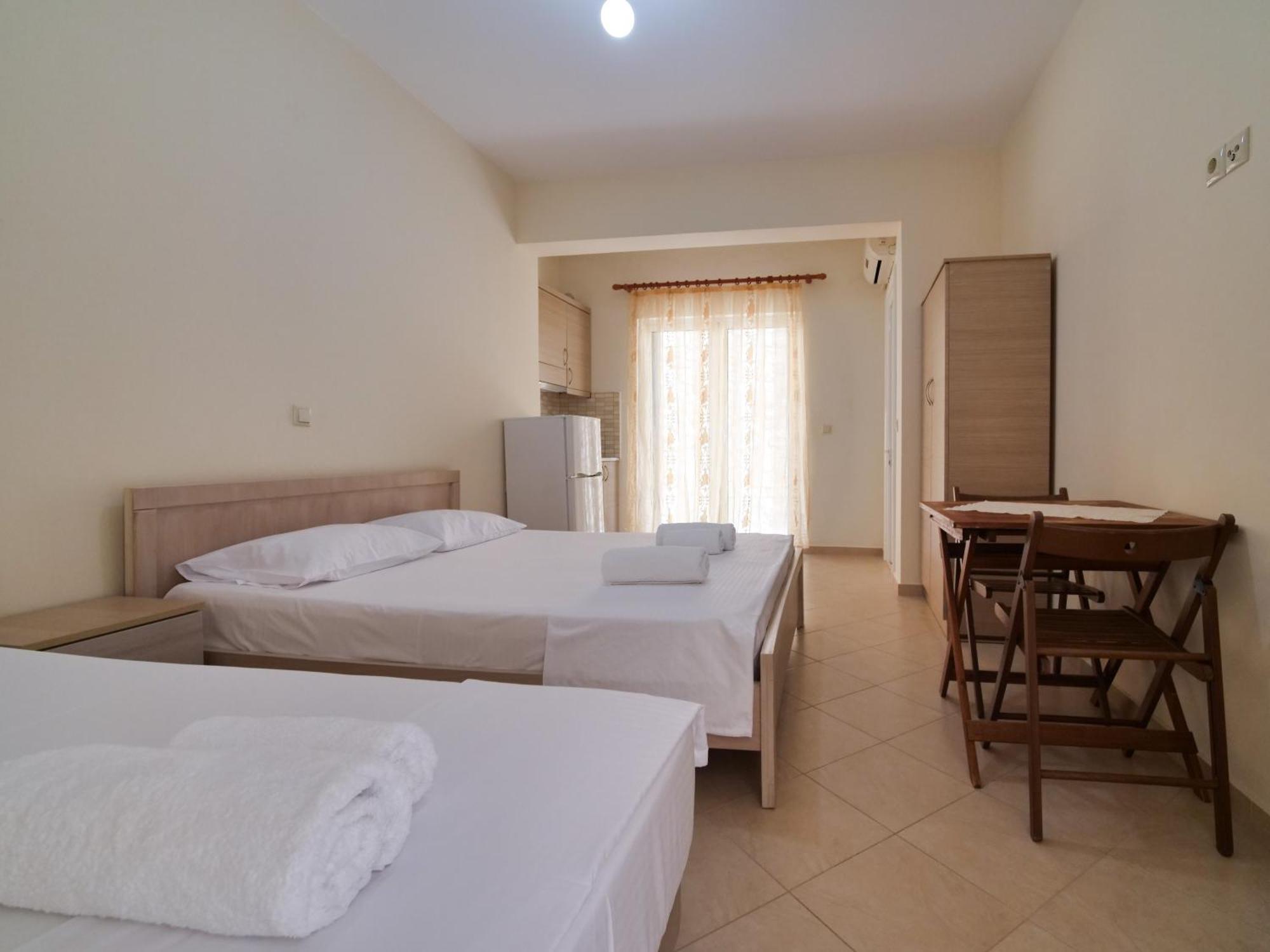Bodini'S Rooms Himarë Extérieur photo