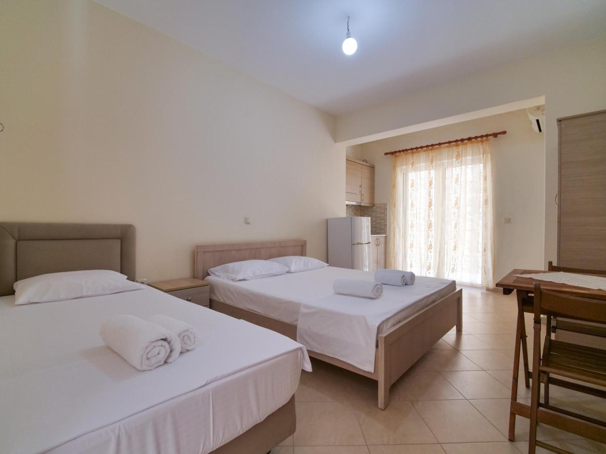 Bodini'S Rooms Himarë Extérieur photo